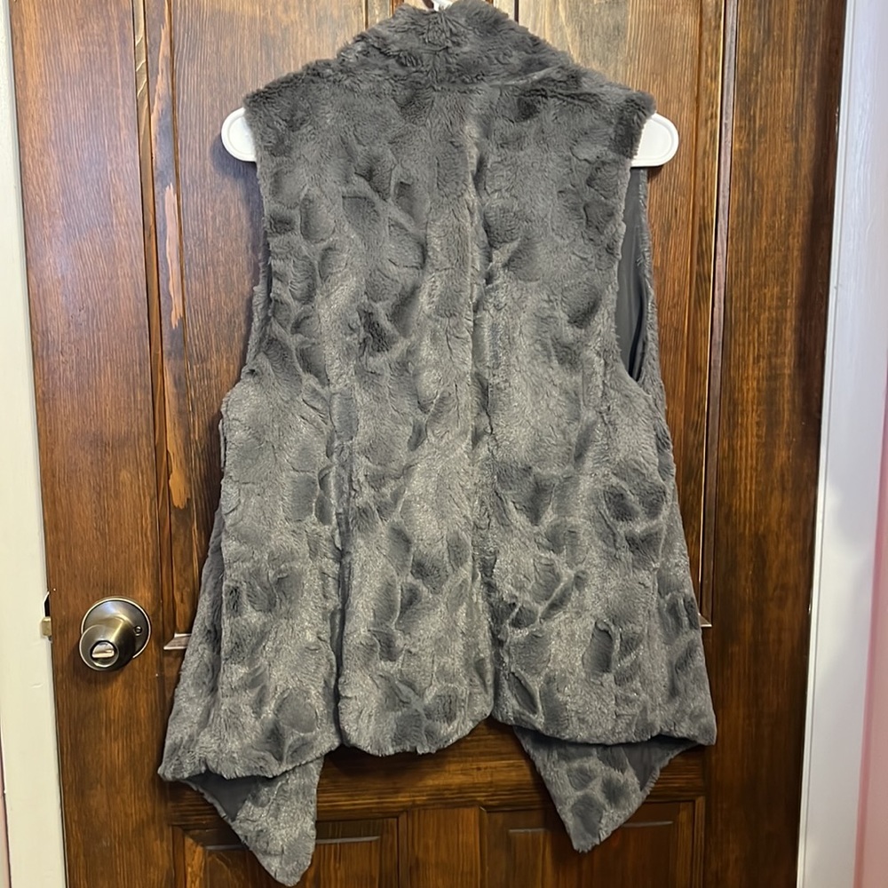 Jack Vest - Picture 3 of 4